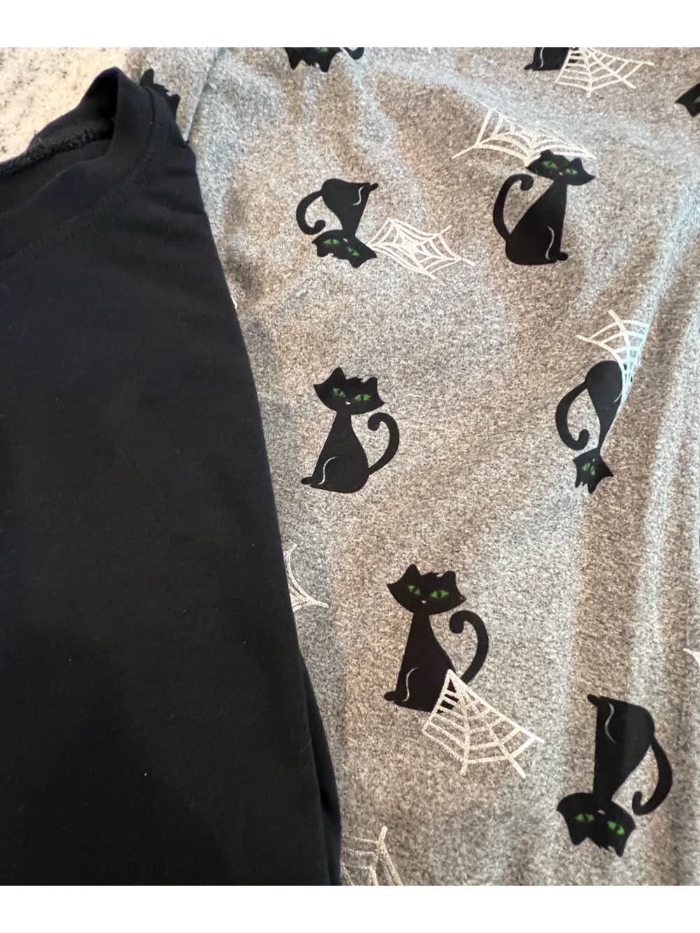 2 pc 🖤🐱Black Long-Sleeve Top & Gray Cat-Print Leggings , Halloween